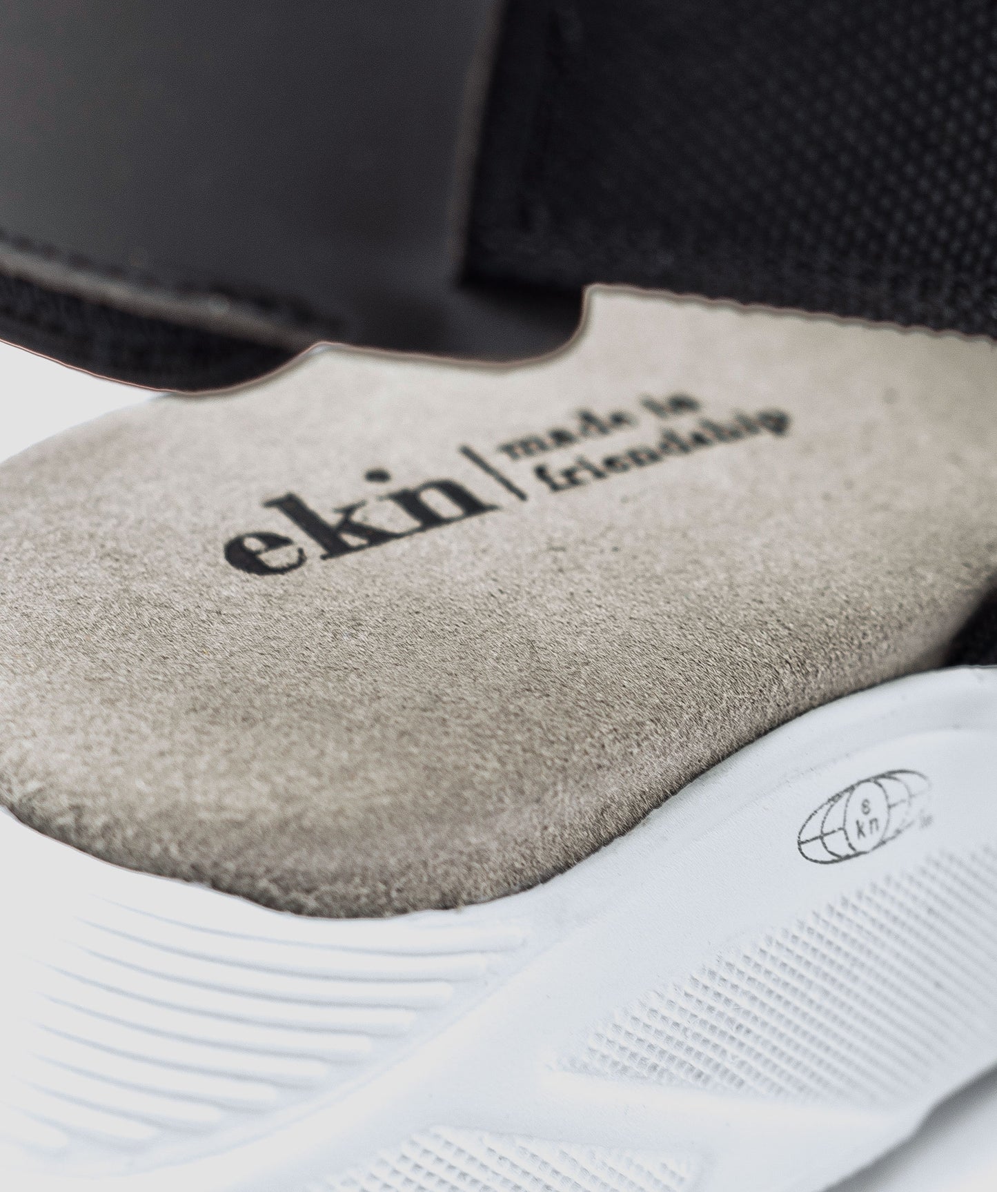 Fersken (Sort) - EKN Footwear