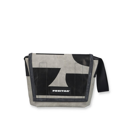 F11 LASSIE - Freitag (Black & Grey)