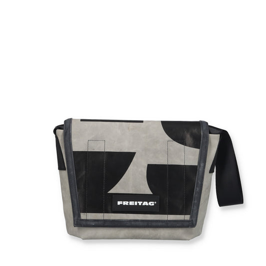 F11 LASSIE - Freitag (Black & Grey)