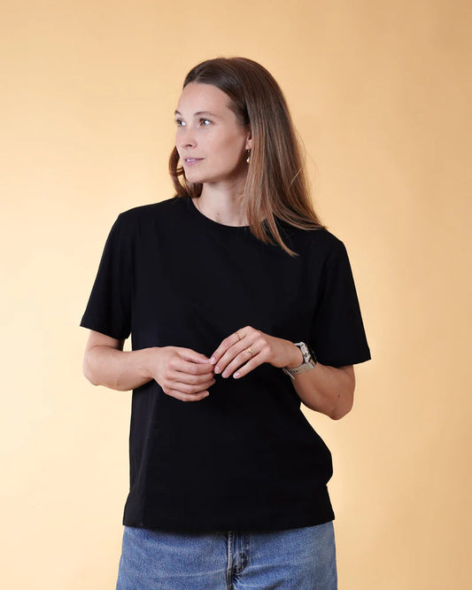 BASIC WOMEN'S CLASSIC T-SHIRT 900 BLACK - RES-RES