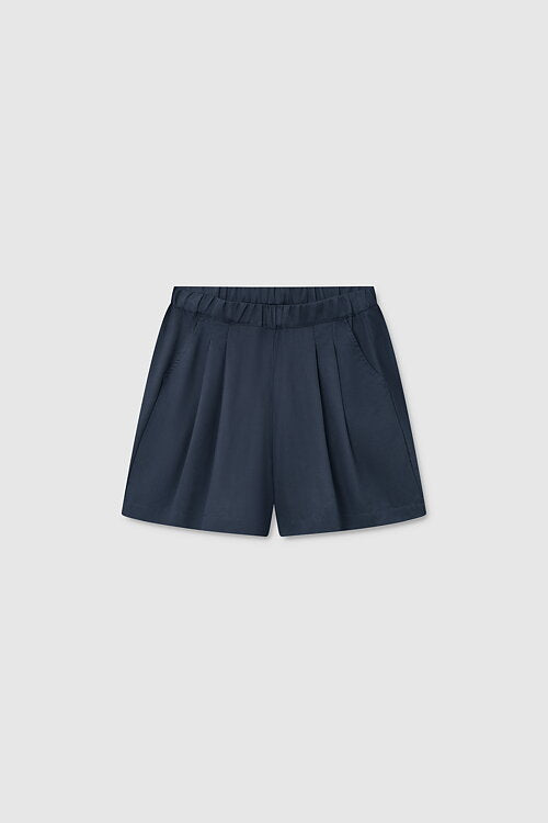 Sira Pleated Tencel Shorts Navy - Maska