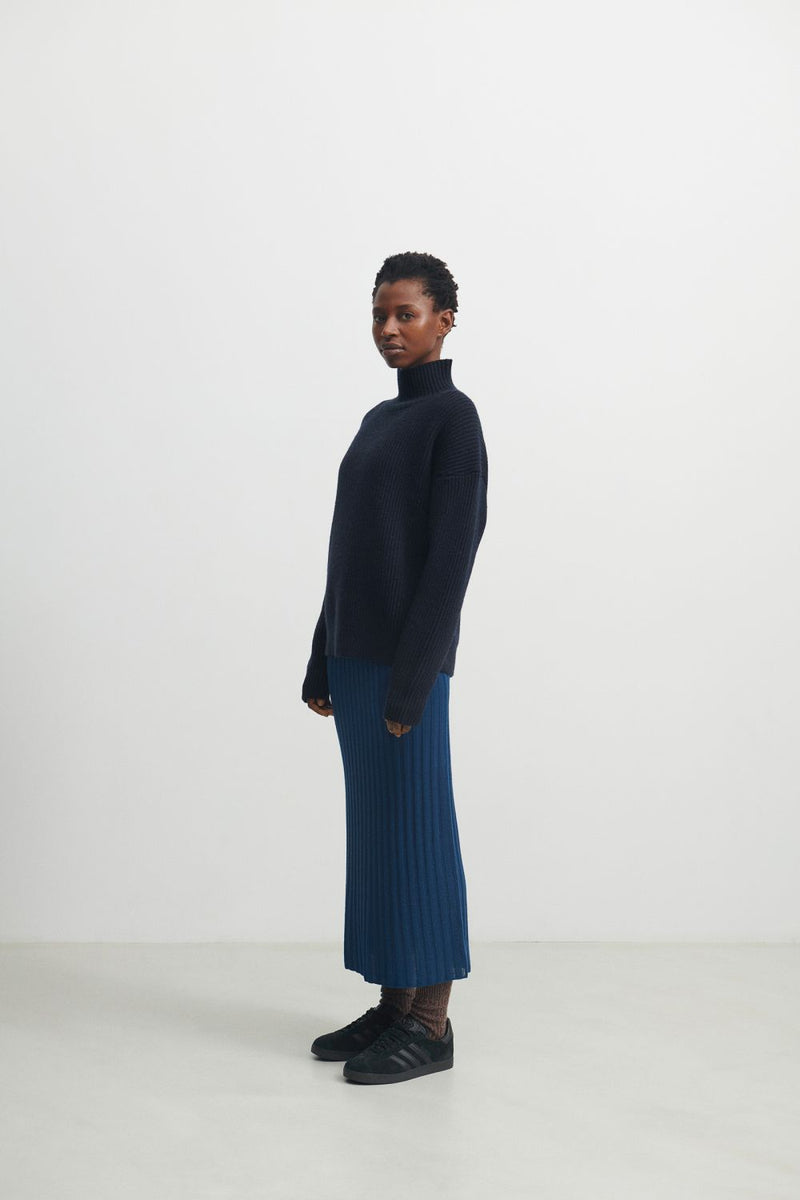 Raw Wool Sweater (Dark Navy) - FUB