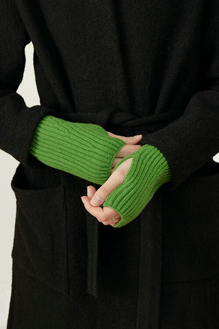 Wilma Wrist Warmer (Leaf Green) - Maska