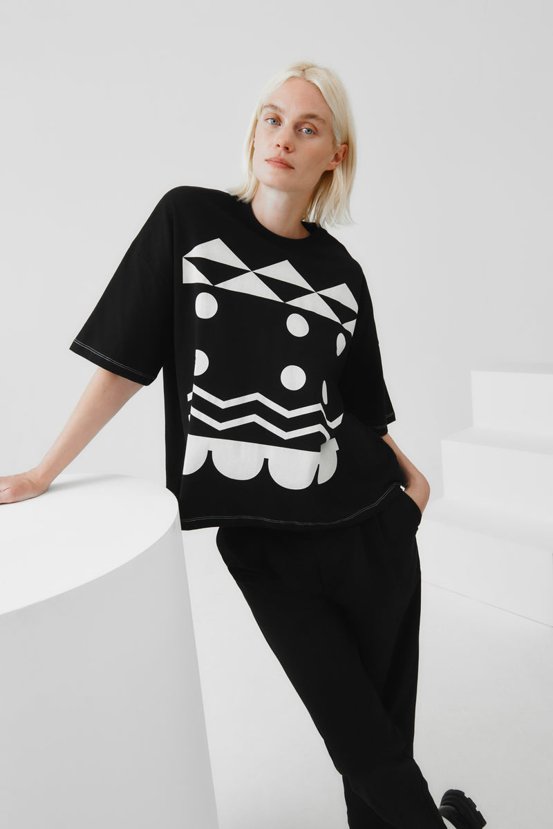 Tapestry Tee (Black) - Kowtow